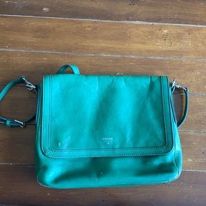 Fossil leather purse. Green genuine leather. Small signs of wear.